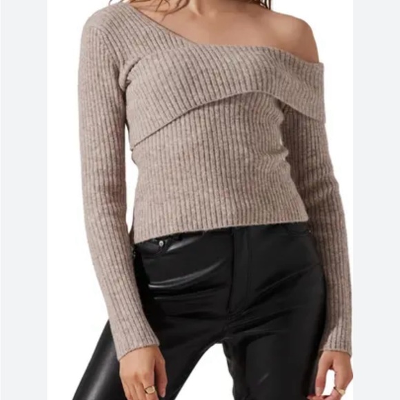 Astr Off-Shoulder Ribbed Sweater - Oatmeal - Picture 1 of 4